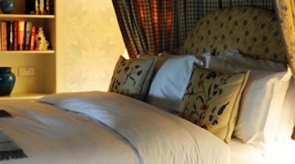 The Loch Lomond Arms Hotel Luss Eksteriør billede