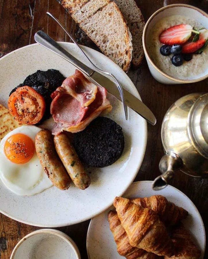 The Loch Lomond Arms Hotel Luss Eksteriør billede